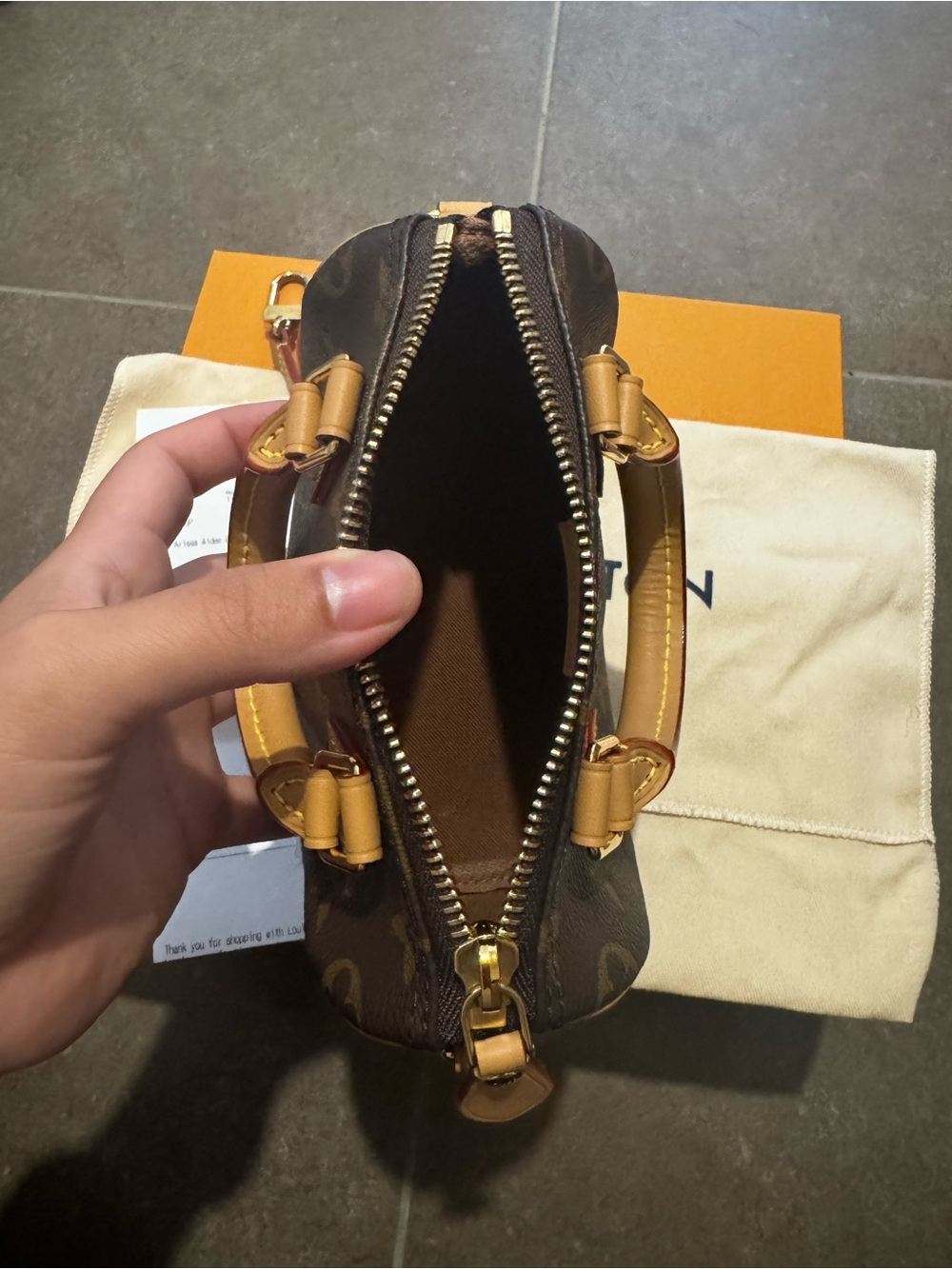 Louis Vuitton Nano Speedy - Picture 10 of 11